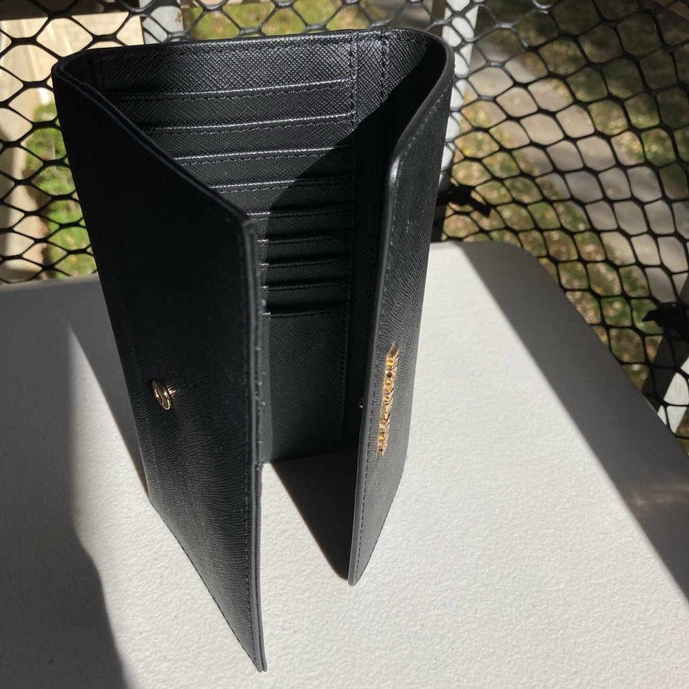 NEW Michael Kors Black Leather Trifold Wallet Snap Button Closure Gold Hardware - Picture 9 of 16